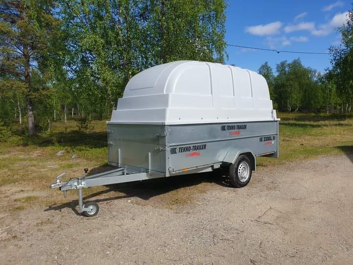 Peräkärry vuokrattavana Inarin Partakossa, kippiperäkärry